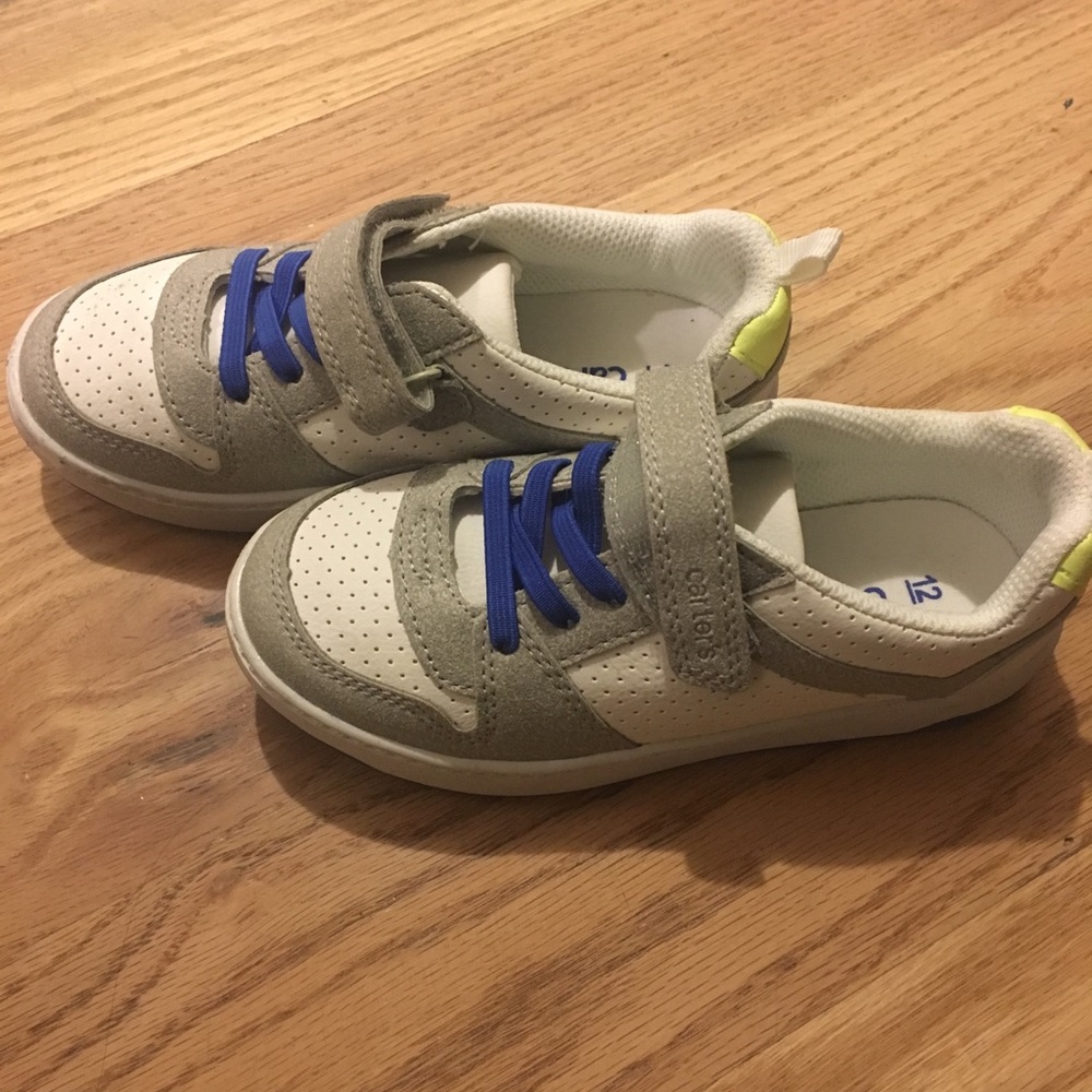 Carters boys size 12.only worn once!